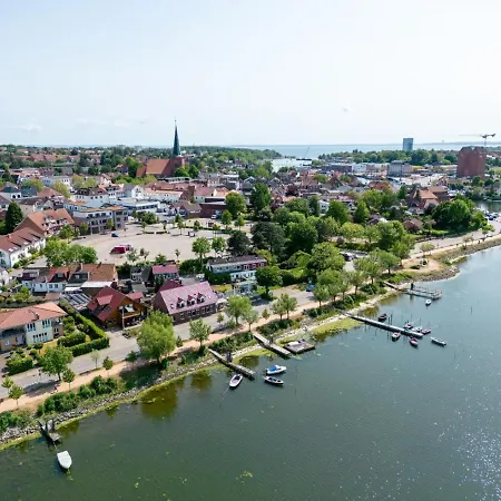 2 Ferienwohnung Am Hafen Apartment Neustadt in Holstein