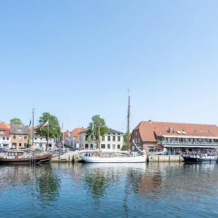 2 Ferienwohnung Am Hafen