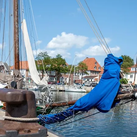2 Ferienwohnung Am Hafen Neustadt in Holstein